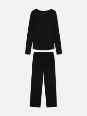 Long sleeve top and sweatpants pajama set