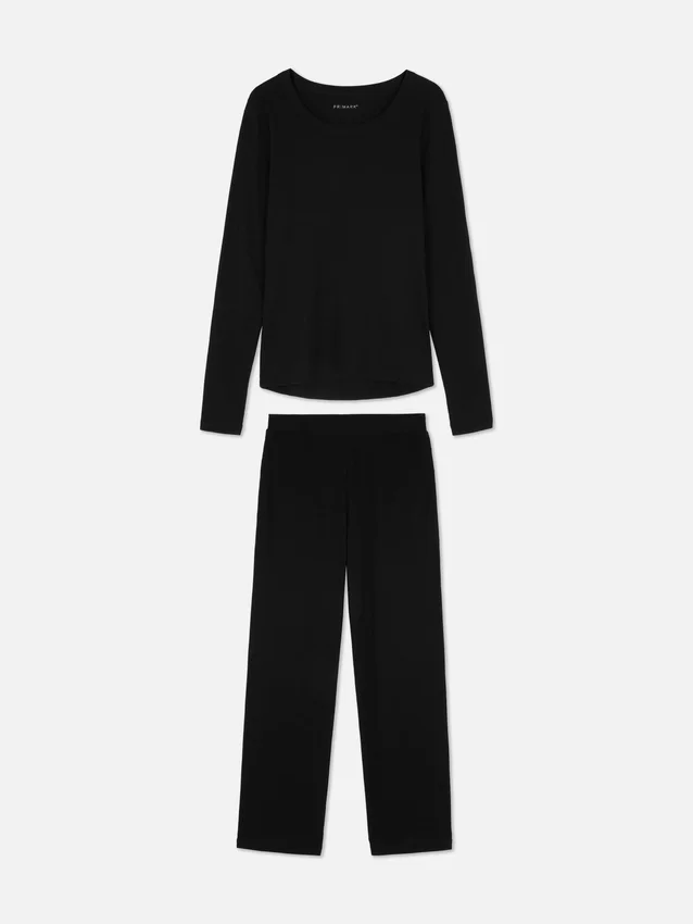 Long sleeve top and sweatpants pajama set