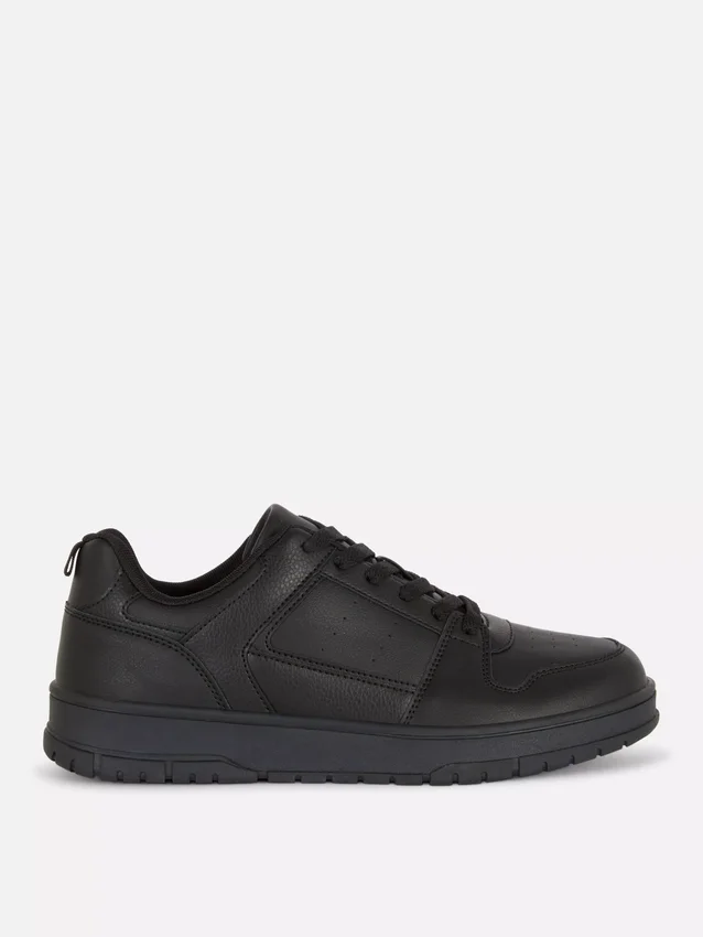 Low top sneakers