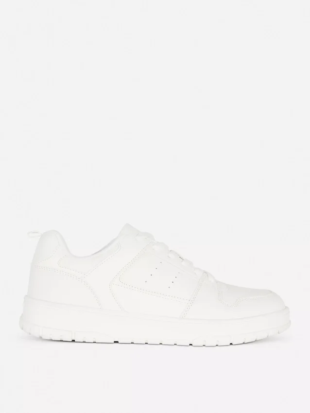 Low top sneakers