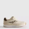 Low top sneakers