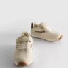 Low top sneakers