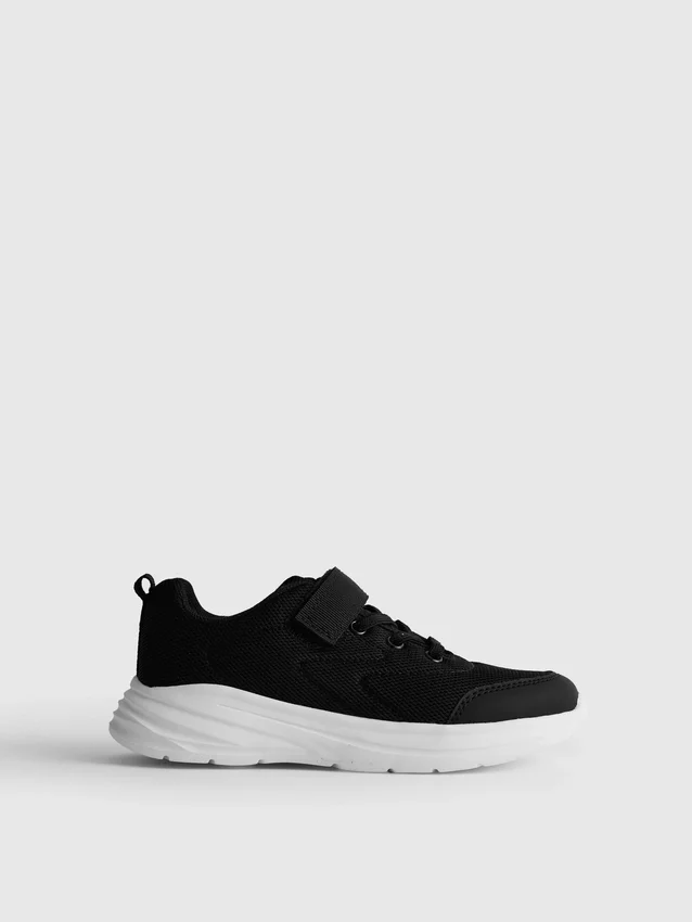 Mesh low top sneakers