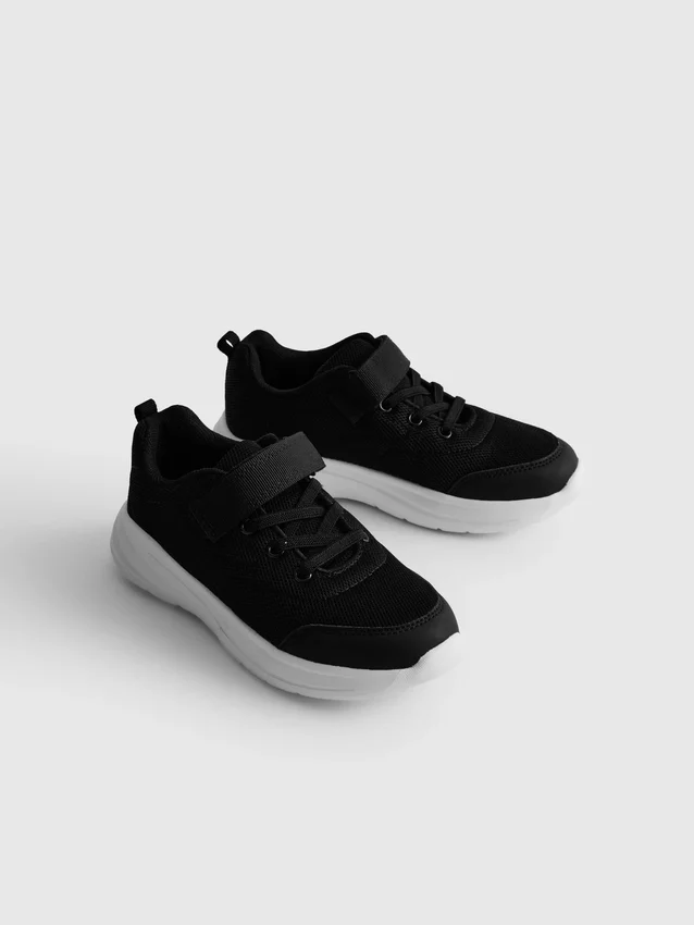 Mesh low top sneakers