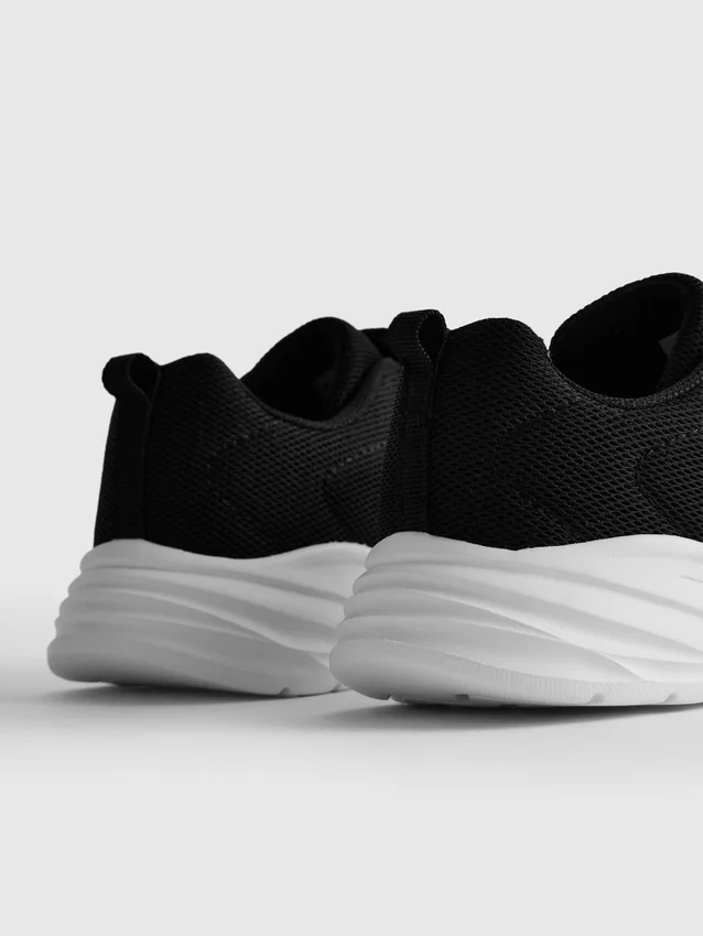 Mesh low top sneakers