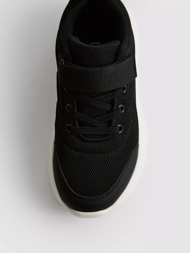 Mesh low top sneakers
