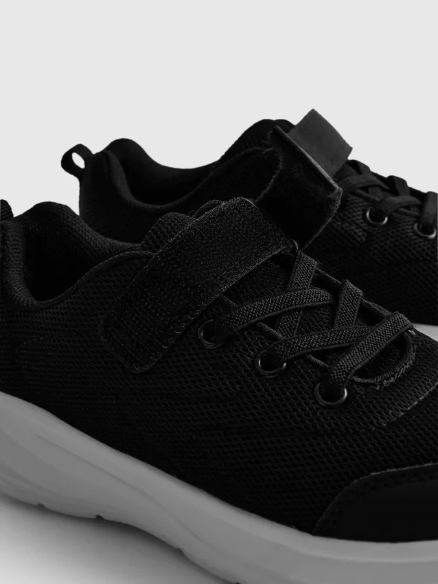 Mesh low top sneakers