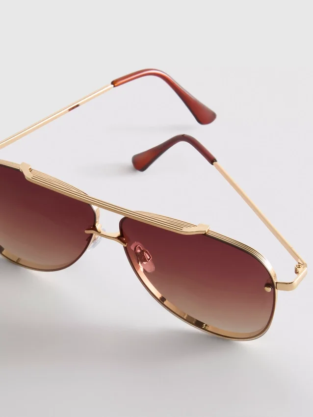 Metal aviator-style sunglasses