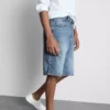 Mid-rise baggy denim shorts