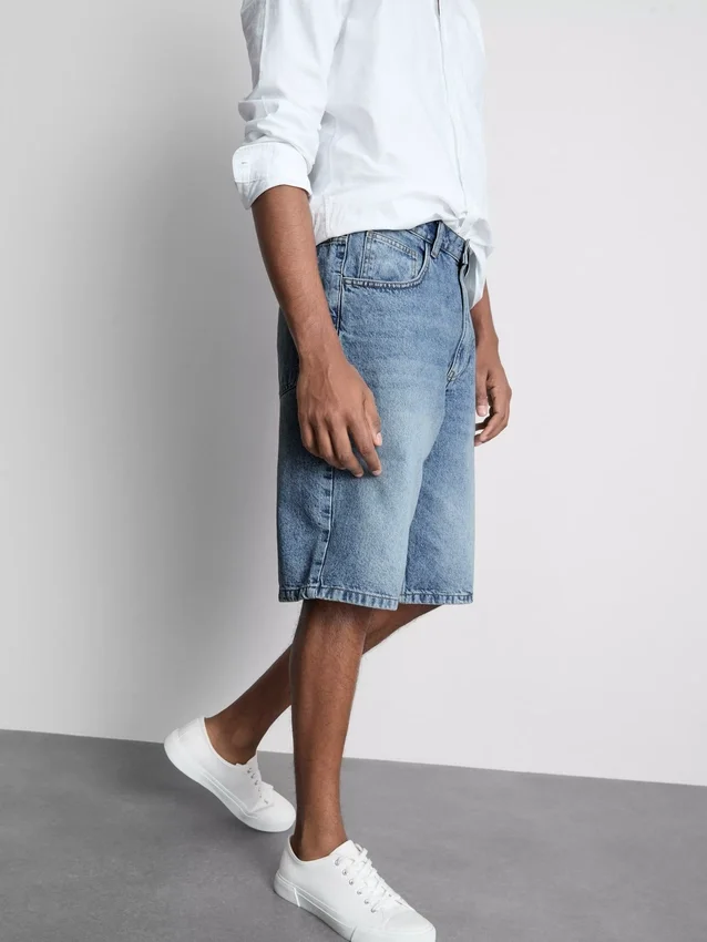 Mid-rise baggy denim shorts