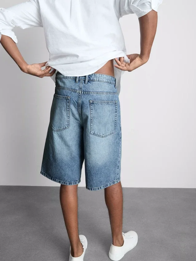 Mid-rise baggy denim shorts