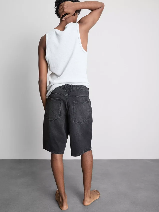 Mid-rise baggy denim shorts
