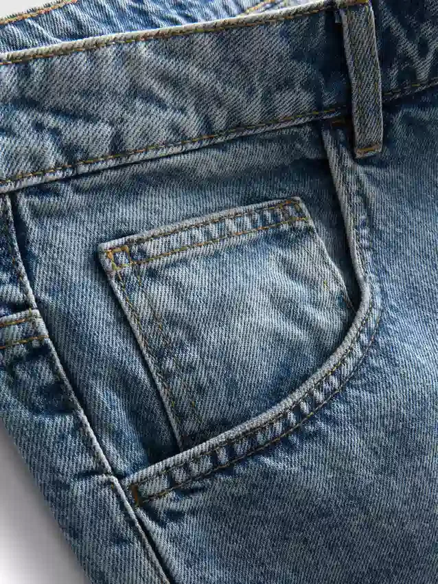 Mid-rise baggy denim shorts