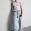 Mid-rise baggy jeans