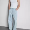 Mid-rise baggy jeans