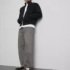Mid-rise baggy jeans
