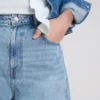 Mid-rise baggy jeans