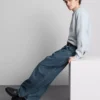 Mid-rise baggy jeans