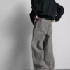 Mid-rise baggy jeans