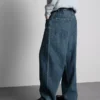 Mid-rise baggy jeans