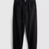 Mid-rise baggy jeans