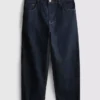 Mid-rise baggy jeans