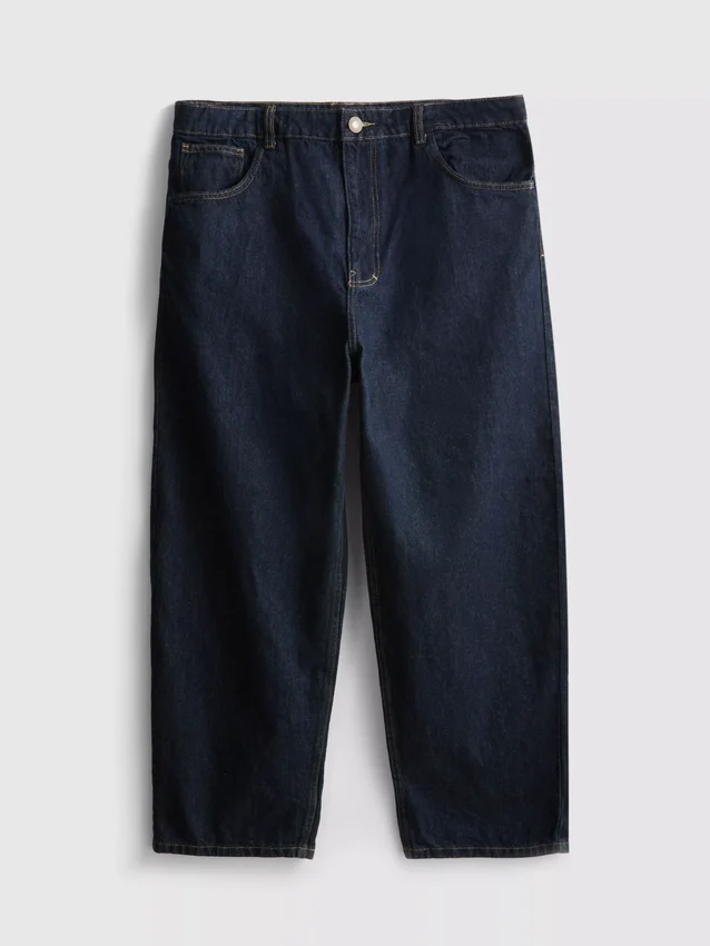 Mid-rise baggy jeans