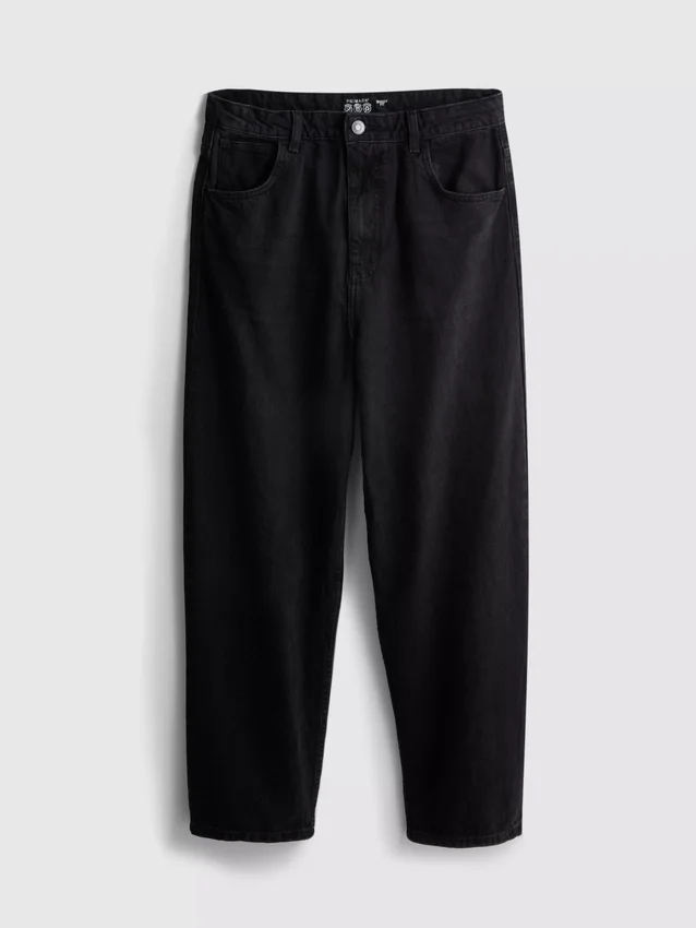 Mid-rise baggy jeans
