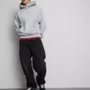 Mid-rise barrel jeans