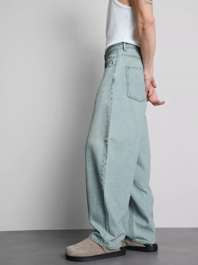 Mid-rise barrel jeans