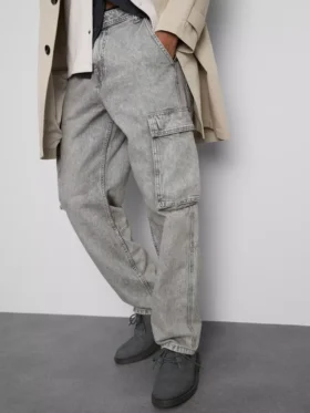 Mid-rise loose cargo jeans