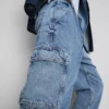 Mid-rise loose cargo jeans