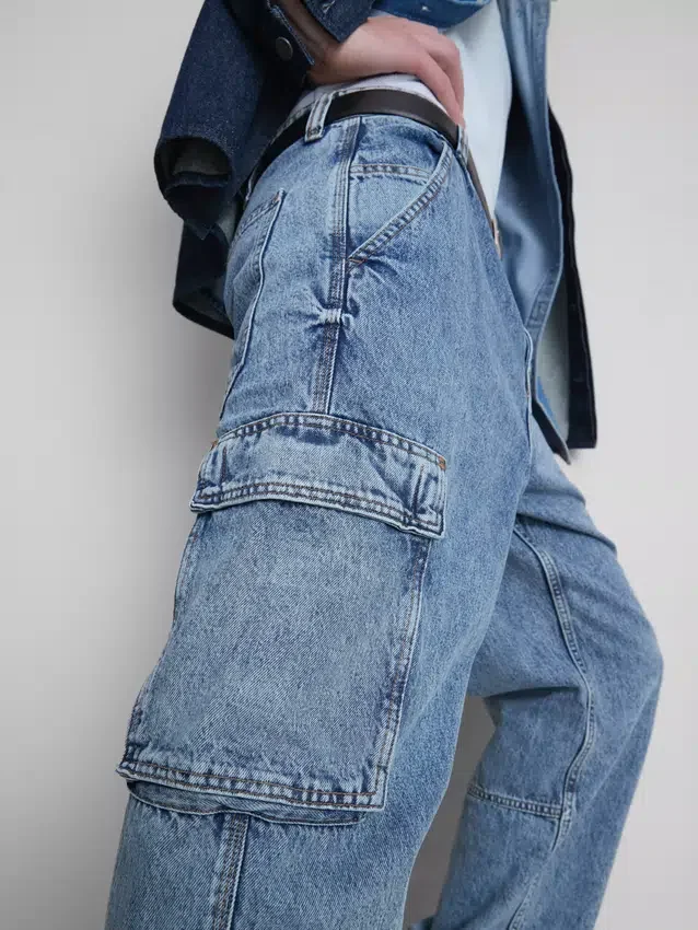 Mid-rise loose cargo jeans