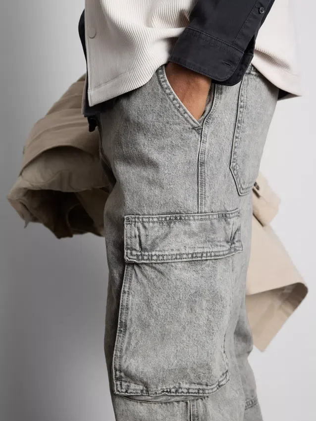 Mid-rise loose cargo jeans
