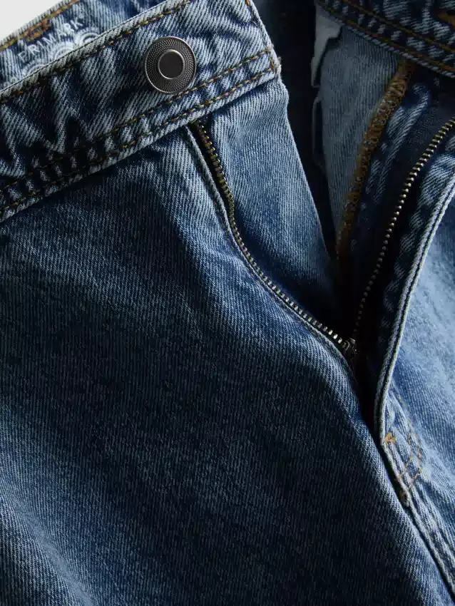 Mid-rise loose cargo jeans