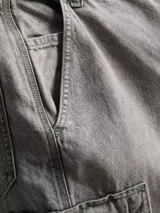 Mid-rise loose cargo jeans