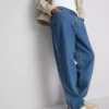 Mid-rise relaxed jeans