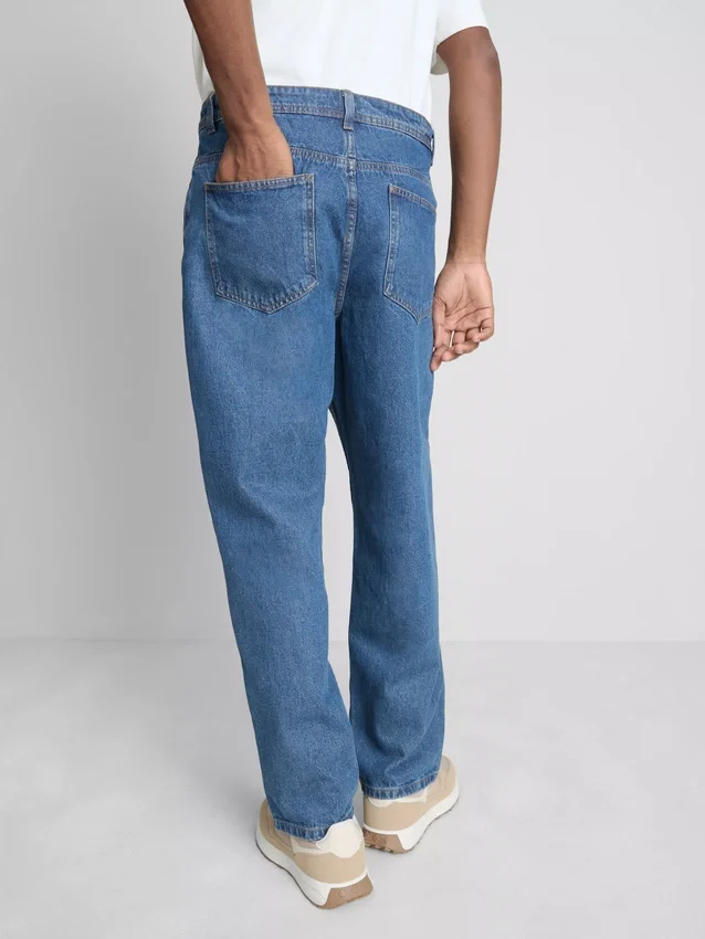 Mid-rise relaxed jeans