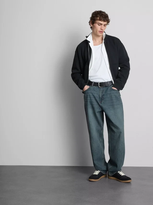 Mid-rise relaxed straight leg jeans