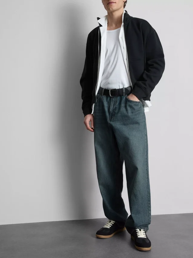 Mid-rise relaxed straight leg jeans
