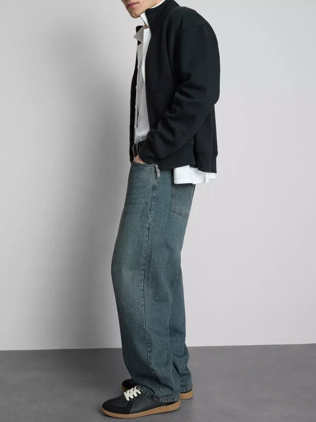 Mid-rise relaxed straight leg jeans
