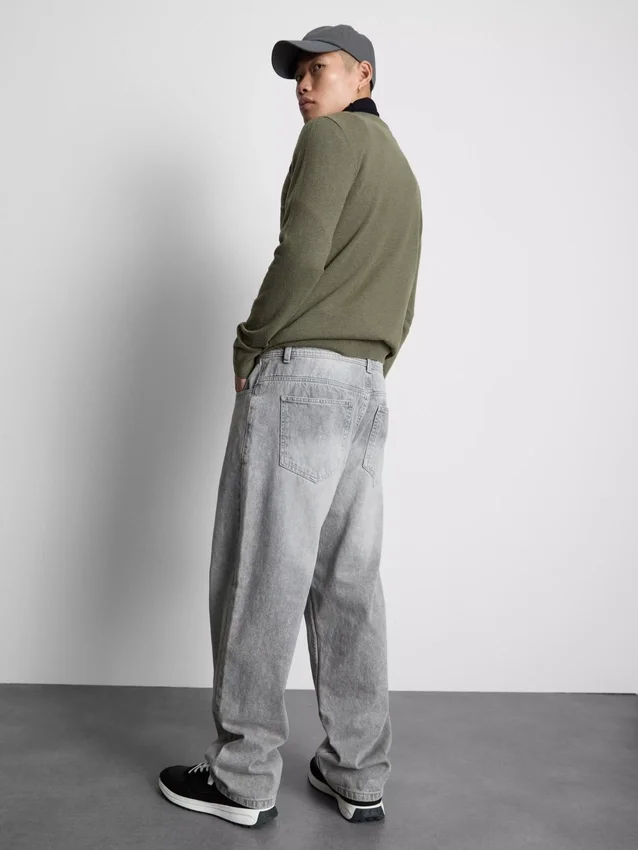 Mid-rise relaxed straight leg jeans