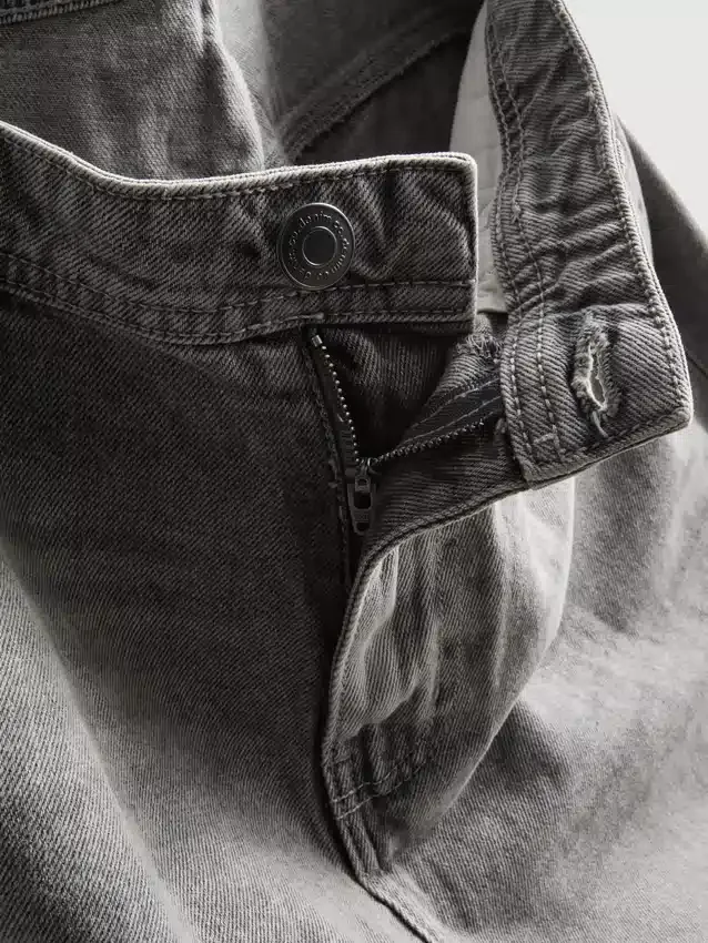 Mid-rise relaxed straight leg jeans