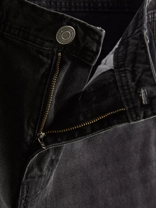 Mid-rise relaxed straight leg jeans