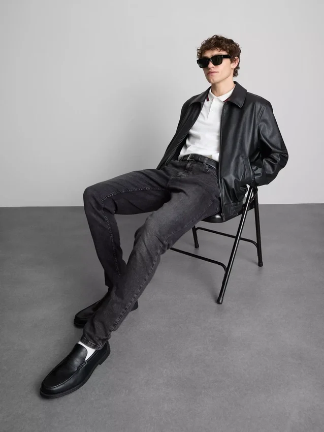 Mid-rise skinny jeans