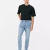 Mid-rise skinny jeans