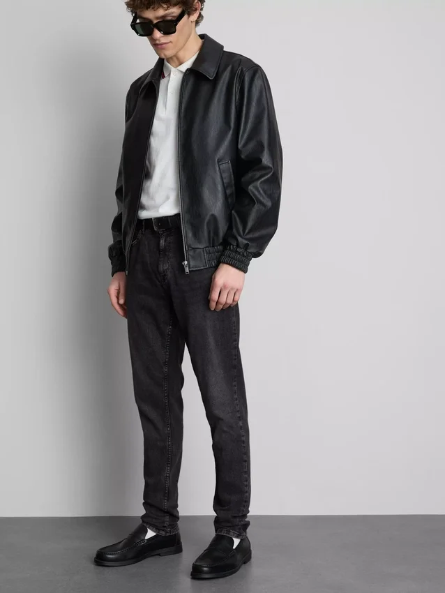 Mid-rise skinny jeans