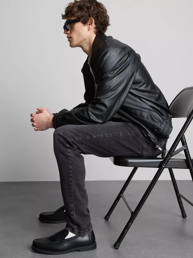 Mid-rise skinny jeans