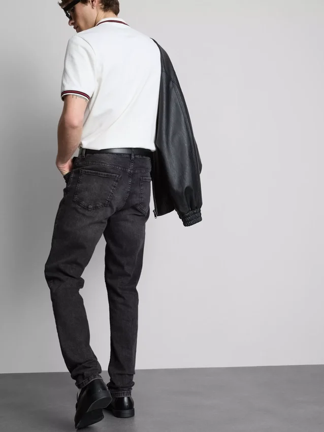 Mid-rise skinny jeans