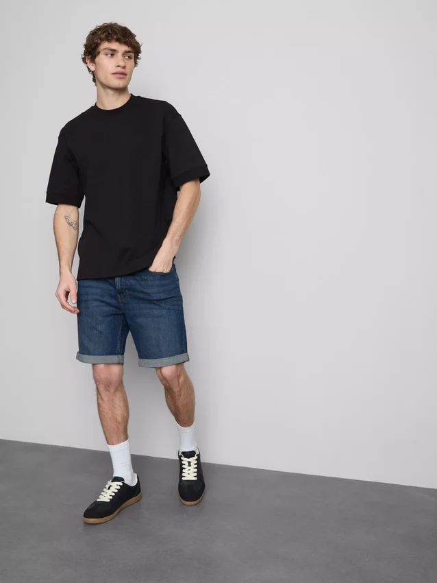 Mid-rise slim denim shorts